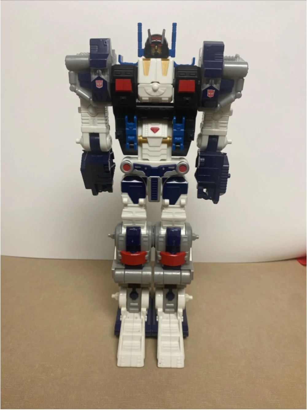 Hasbro Transformers Cybertron Leader Class Metroplex Action Figure